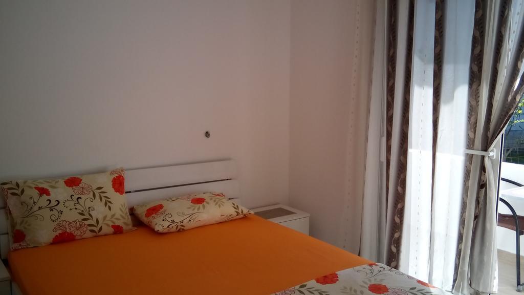 Aga * Ulcinj