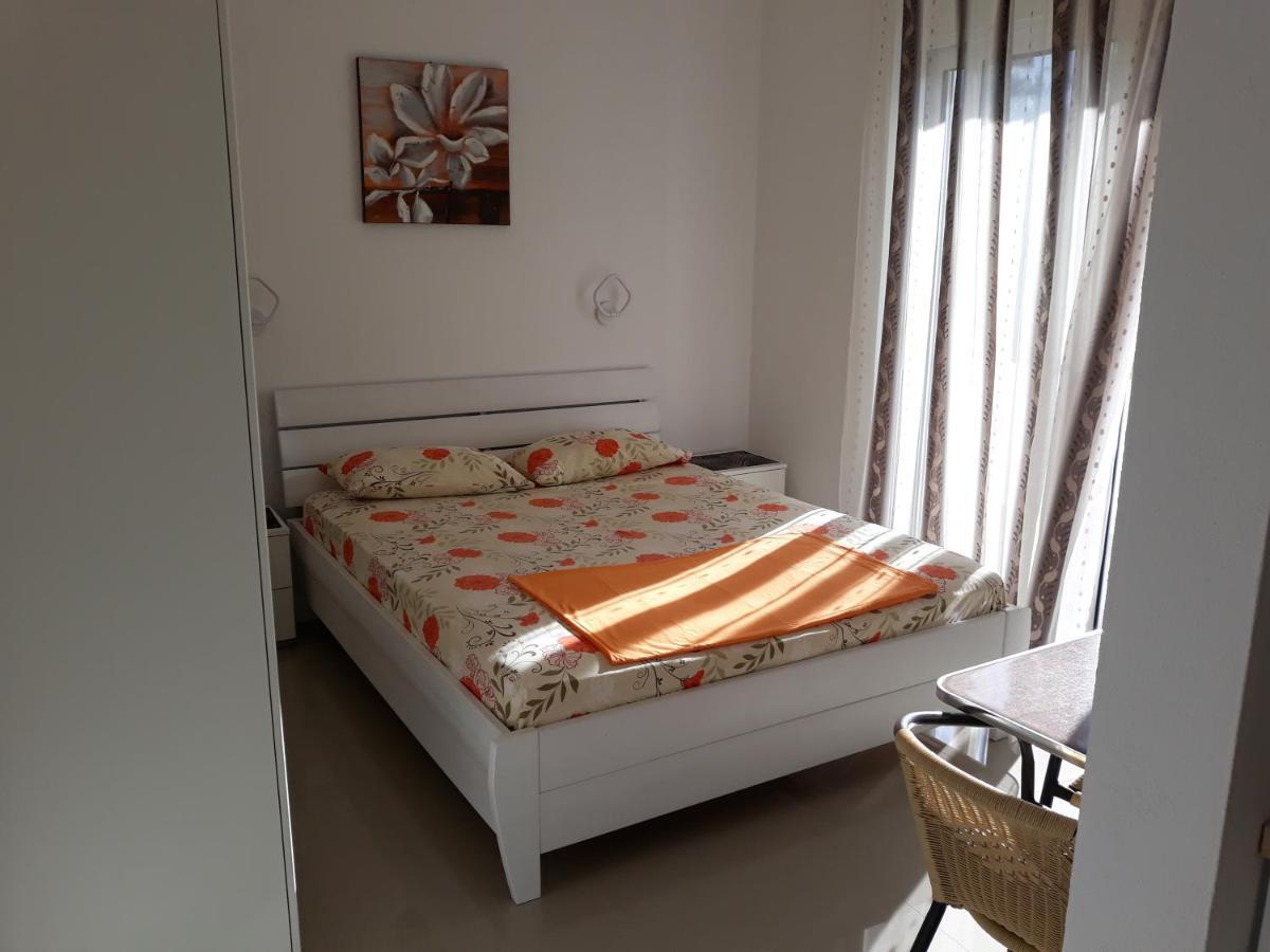 Aga * Ulcinj